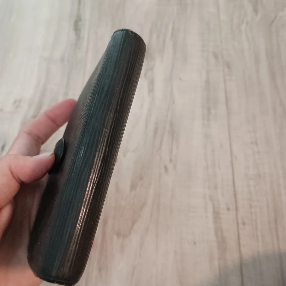 Louis Vuitton LV Epi Porte-Monnaie Viennois Bifold Wallet Noir Men